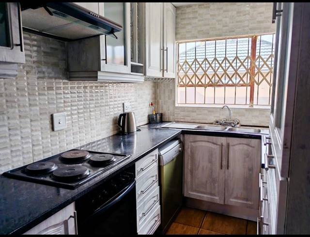 5 BEDROOM HOUSE FOR SALE IN MANKWENG